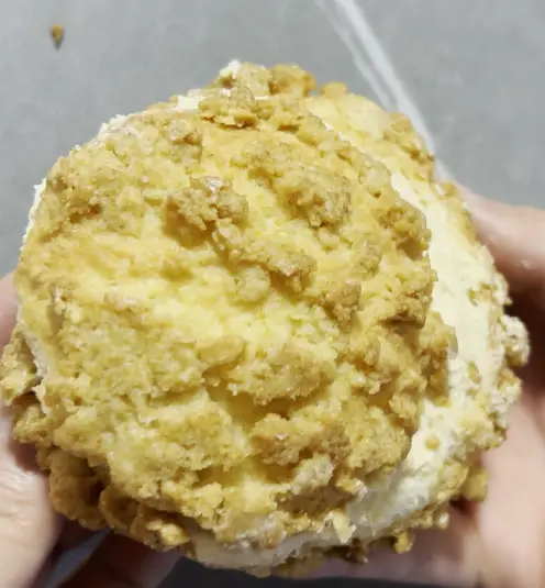 혜자로운소보로땅콩크림빵 포장없앤모습