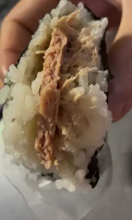 더큰 리챔참치마요 남은조각사진